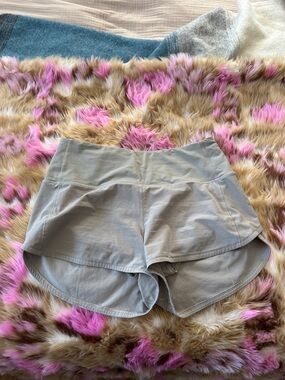 Lululemon speed up shorts HR 2.5”